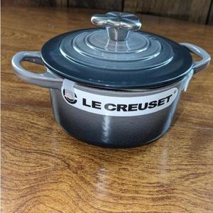 Le Creuset Cast Iron bear Dutch oven